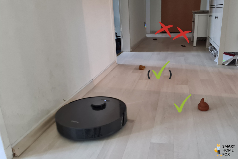 Der Dreame L10s Pro umfährt Hundekot im Hinderniserkennungstest.